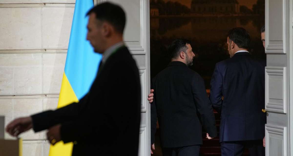 Volodímir Zelenski y Emmanuel Macron en París