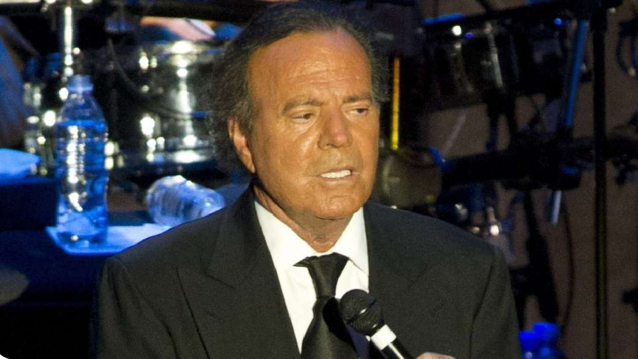 Julio Iglesias pide que se archive la denuncia por agresión sexual y alega que no le compete a la Fiscalía española | Vozpópuli