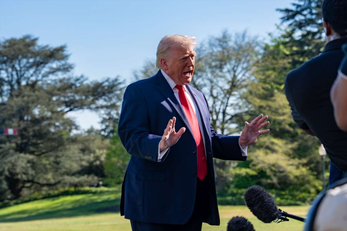 Trump anuncia el bloqueo del Estrecho de Ormuz para evitar que Irán "extorsione" al mundo