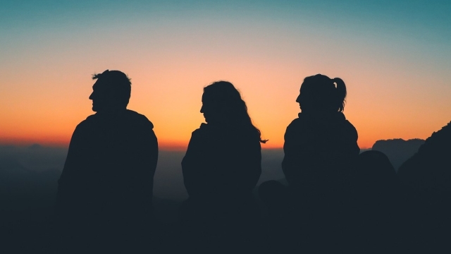 ¿Se puede estar enamorado de dos personas a la vez? Los expertos nos dan la respuesta