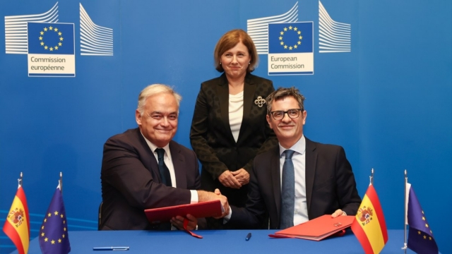 Advertencia y amenaza