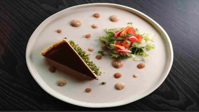 Vermell, del hotel Son Vell en Menorca, galardonado como restaurante revelación de Baleares