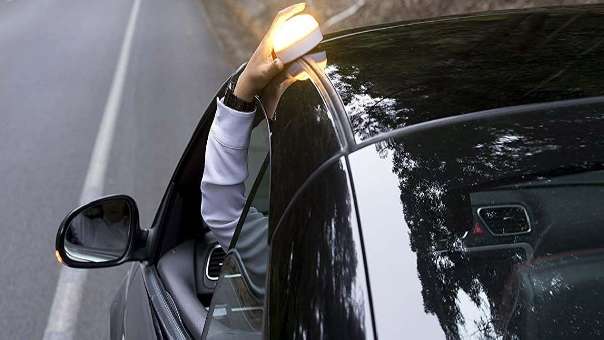 Será obligatorio llevarlo en el coche a partir de 2026 y se vende en Amazon por menos de 50 euros
