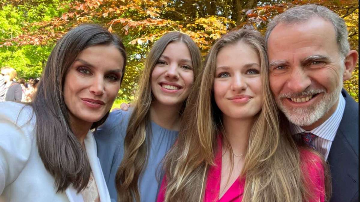 Las confesiones del rey Felipe VI sobre la reina Letizia y él y cómo están sus hijas Leonor y Sofía tras irse de casa | Vozpópuli