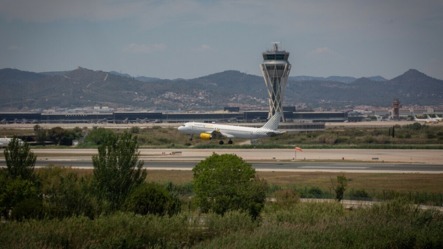 La Policía detiene en el aeropuerto de El Prat a un peligroso miembro de Daesh con una orden internacional