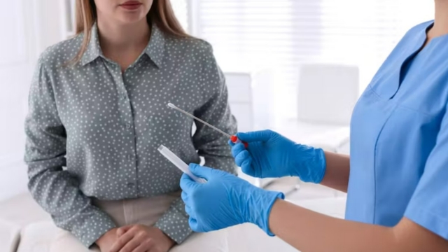 ¿Por qué están aumentando las infecciones de transmisión sexual entre jóvenes y adolescentes?