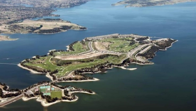 El Constitucional se inclina por frenar cautelarmente la demolición de la urbanización de lujo de Valdecañas