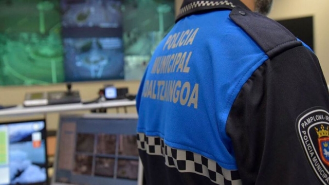 Denuncian que un policía de Navarra no recibió asistencia psicológica tras quedarse en shock al ver un suicidio