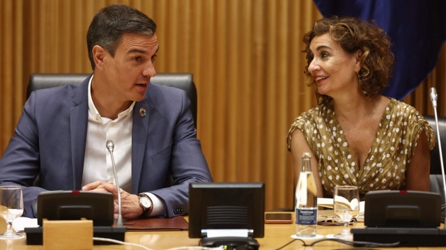 Sánchez promete a Bruselas que impuestos y cotizaciones ingresarán 100.000M más en 2026