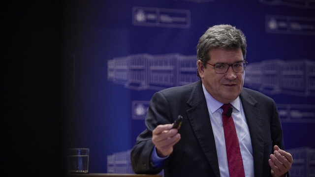 Pensiones: Escrivá defendió que las cotizaciones son más altas en España y no deben subir