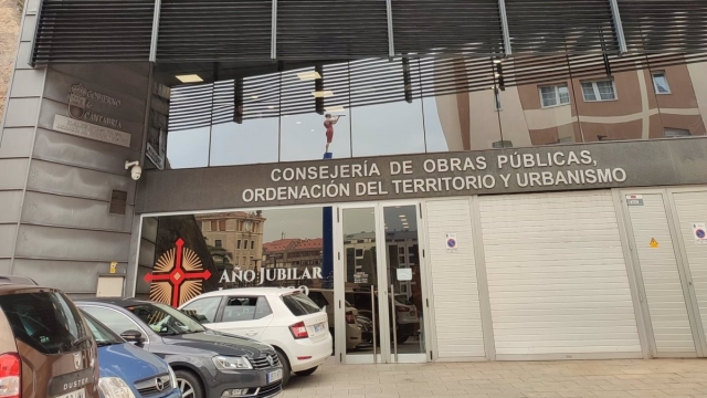Otro lío en Cantabria: la Policía registra la Consejería de Obras Públicas por adjudicaciones sospechosas