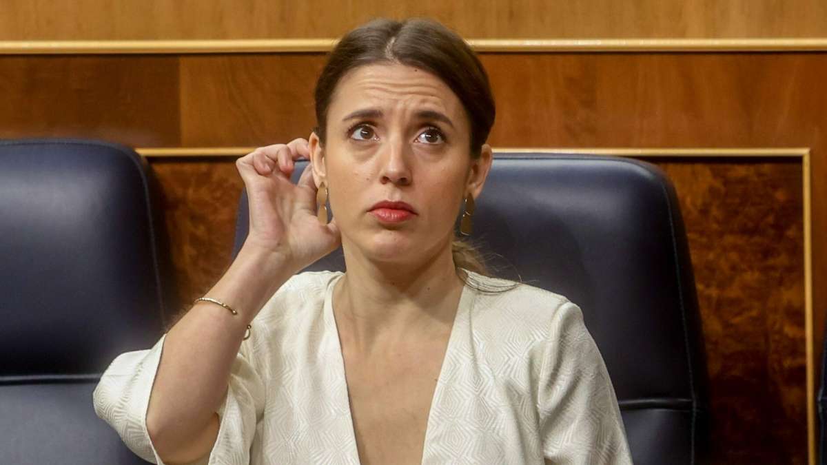 La ministra de Igualdad, Irene Montero, durante la sesión plenaria en el Congreso de los Diputados - EP