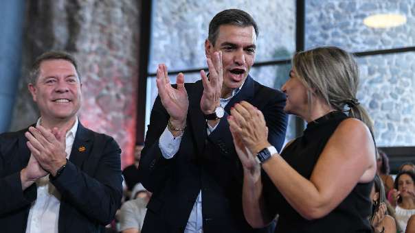 El líder socialista piensa en una rival de Page en Castilla-La Mancha como una de las caras nuevas tras el escándalo