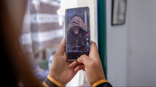 'Redada' del Gobierno contra los influencers: más de un centenar hacen publicidad 'oculta'