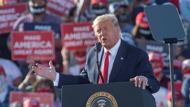 Trump vota por anticipado en Florida