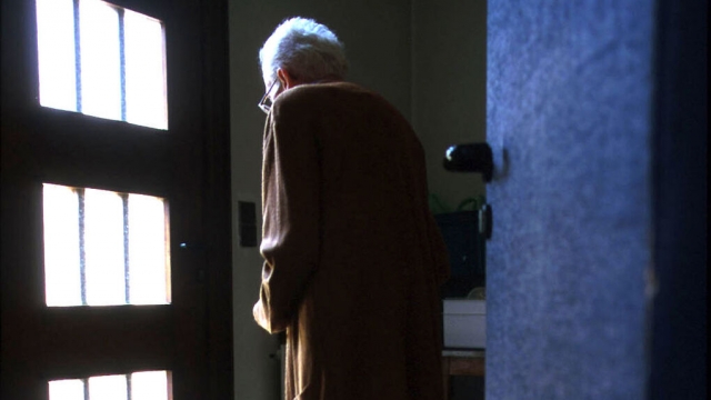 Desnutridos, abandonados y rodeados de heces: así vivían los ancianos de esta residencia de Barcelona