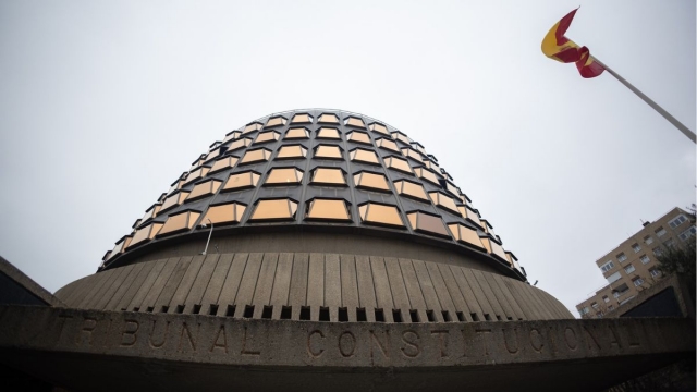 Un magistrado del TC envía a Pumpido una carta por no aplazar el debate de la amnistía: 