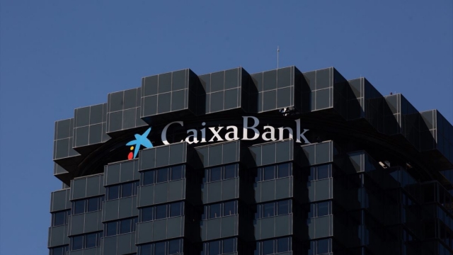 Lone Star se plantea trocear la venta de Novo Banco para repeler a CaixaBank 