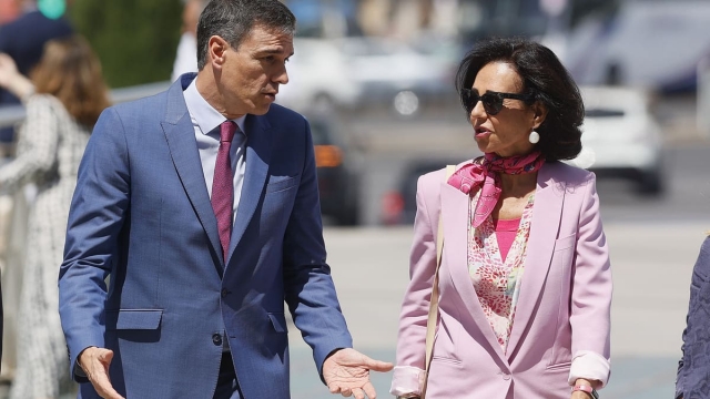 Santander, BBVA y CaixaBank compensan la caída de tipos con un aumento de 360 millones de las comisiones