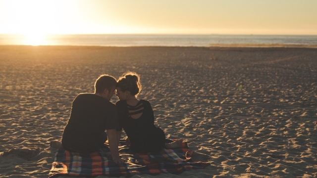 Cómo no quemarse por amor este verano (y disfrutarlo sin parar)
