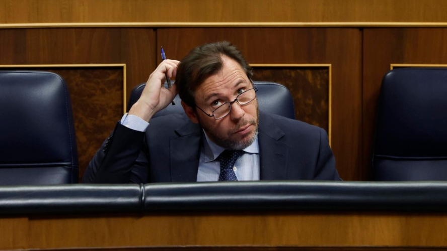 Los currículums 'fake' se convierten en la nueva trinchera de la clase política
