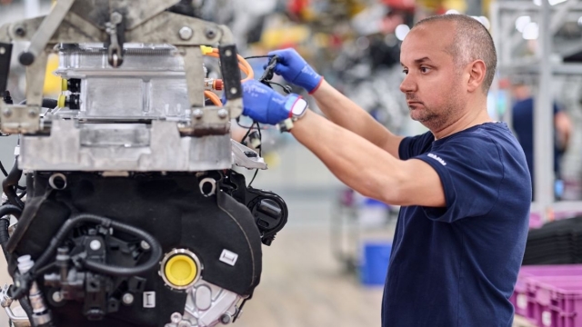 Alivio para las automovilísticas europeas: la UE aprueba retrasar los recortes de CO2