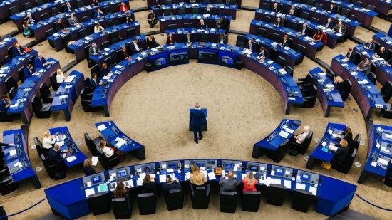 El Parlamento Europeo avisa de que los fondos UE no son para gasto corriente: España dedica el 25%