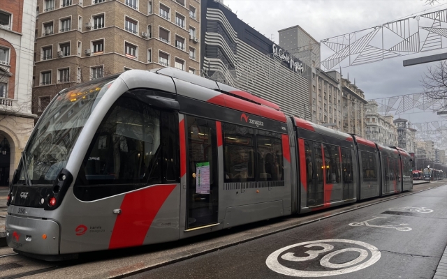 Muere una niña de 12 años arrollada por un tranvía en Zaragoza