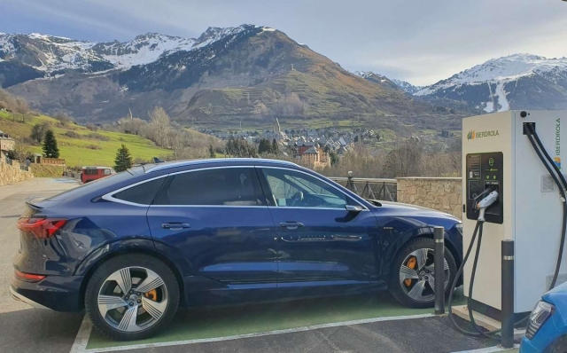 Volver a casa por Navidad… pero en coche eléctrico
